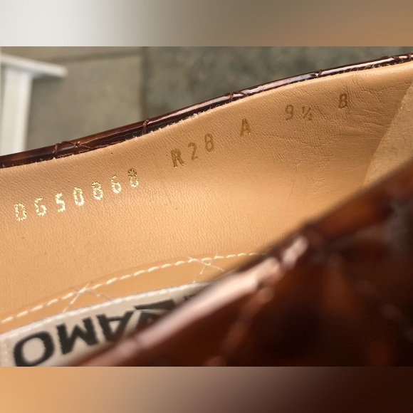 Ferragamo Size 9.5/9 B Vara Bow Pumps Animal Print Patent Leather Heels Peep Toe - Picture 14 of 15